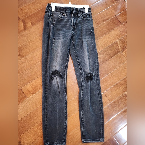 American Eagle Women's Black Ripped Jeans - Picture 6 of 16